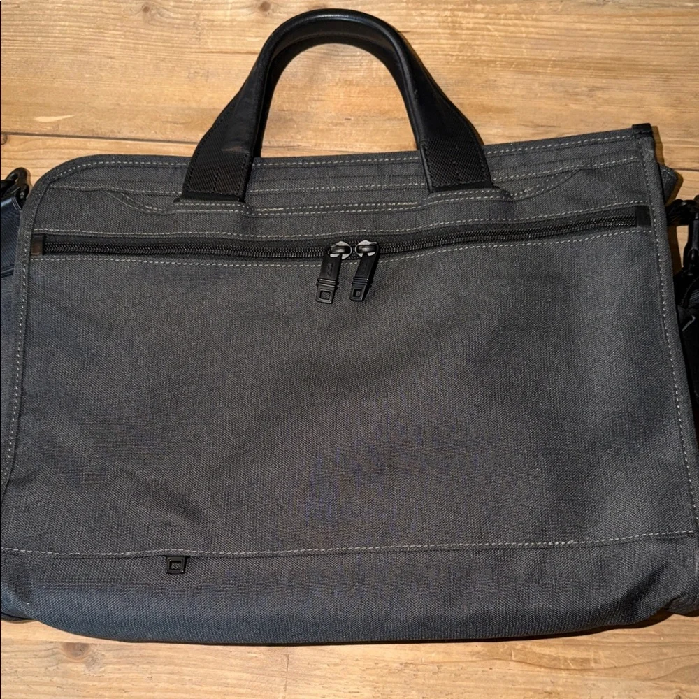 Tumi Alpha 2 Slim Deluxe Portfolio Bag